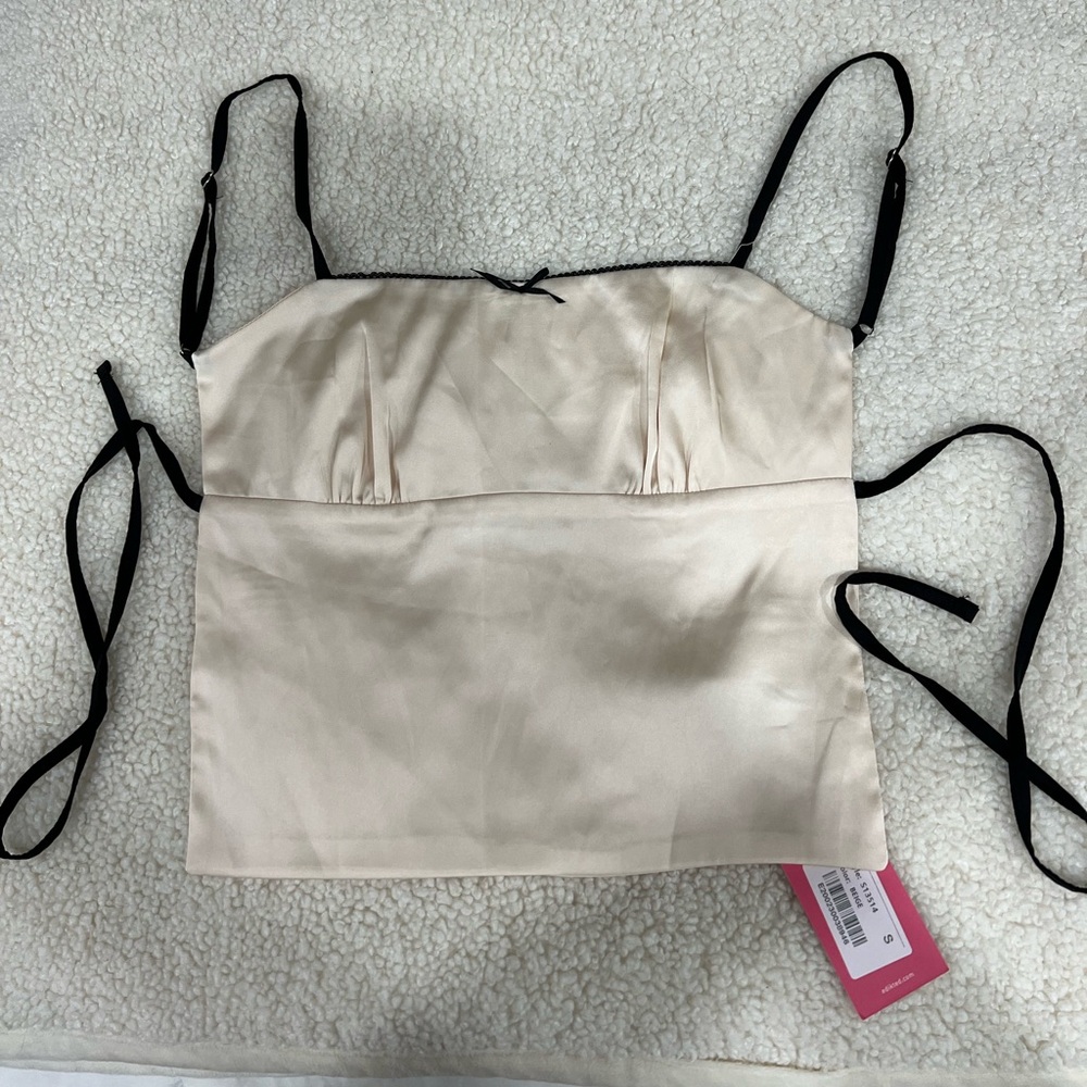 Edikted Top NWT
